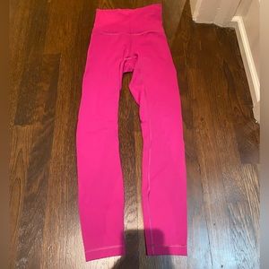 raspberry lulu leggings!